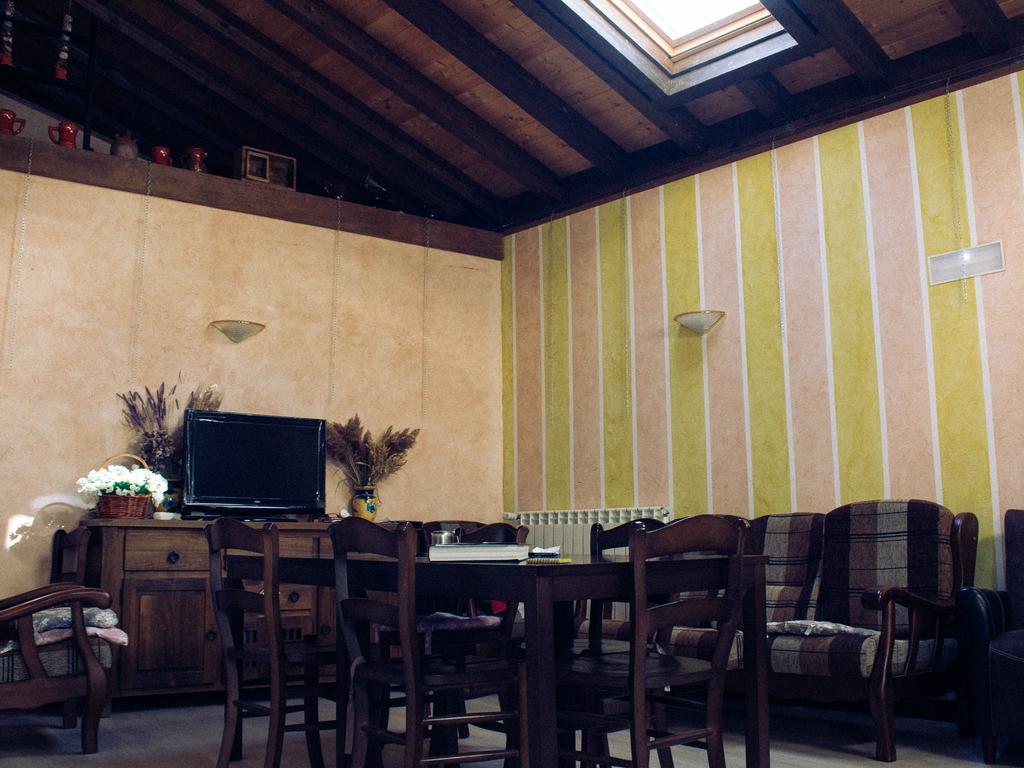 La Cerca De Dona Jimena Guest House Modúbar de San Cibrián Eksteriør bilde
